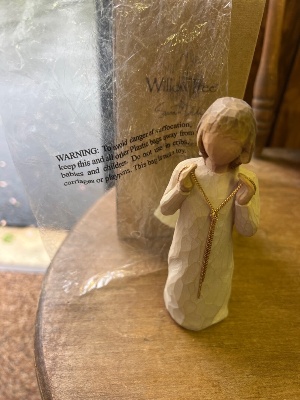 Willow Tree Figurine in Cream with Gold Necklace NWT - Picture 6 of 8